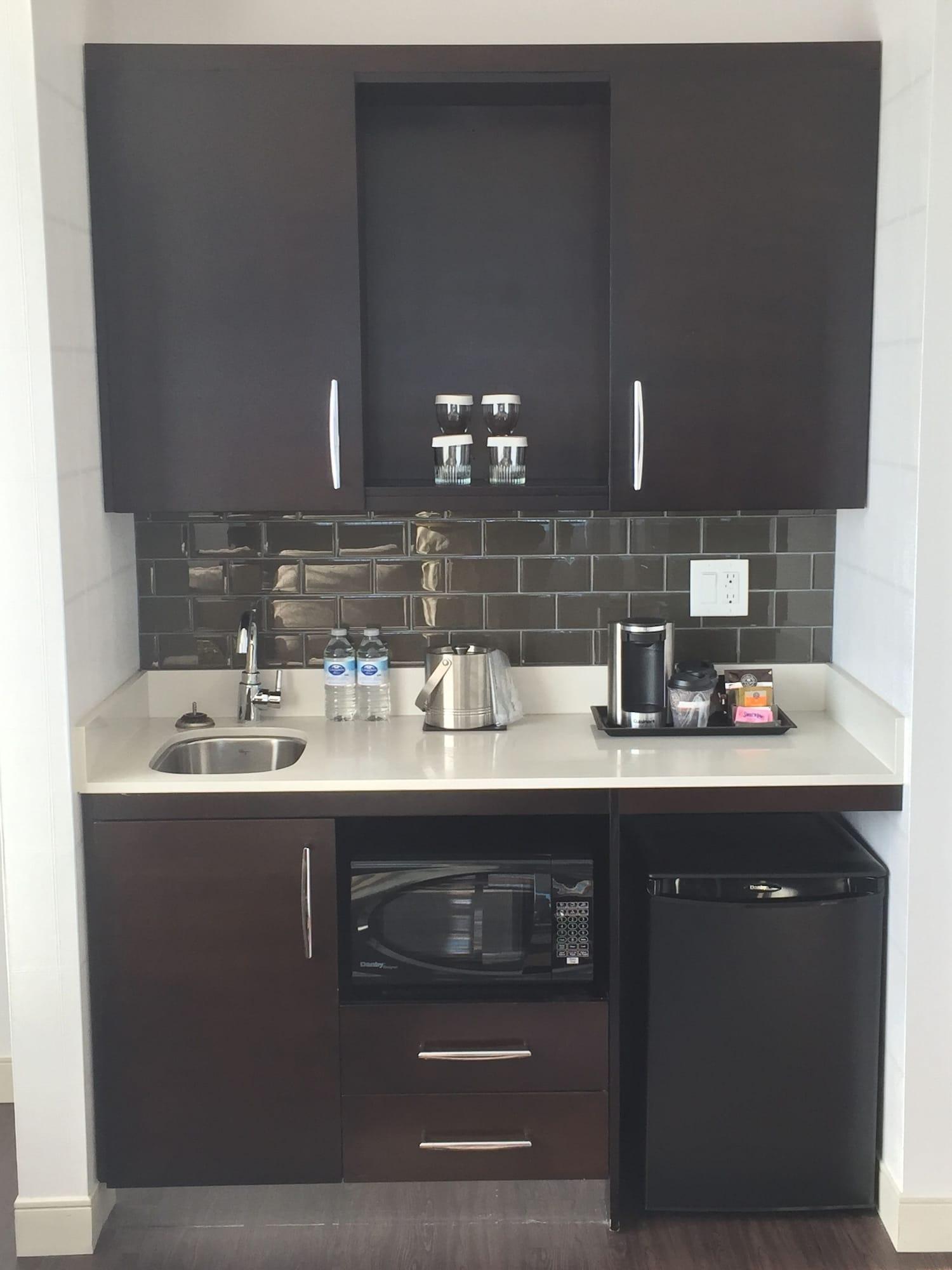 The Hollis Halifax - A Doubletree Suites By Hilton Εξωτερικό φωτογραφία