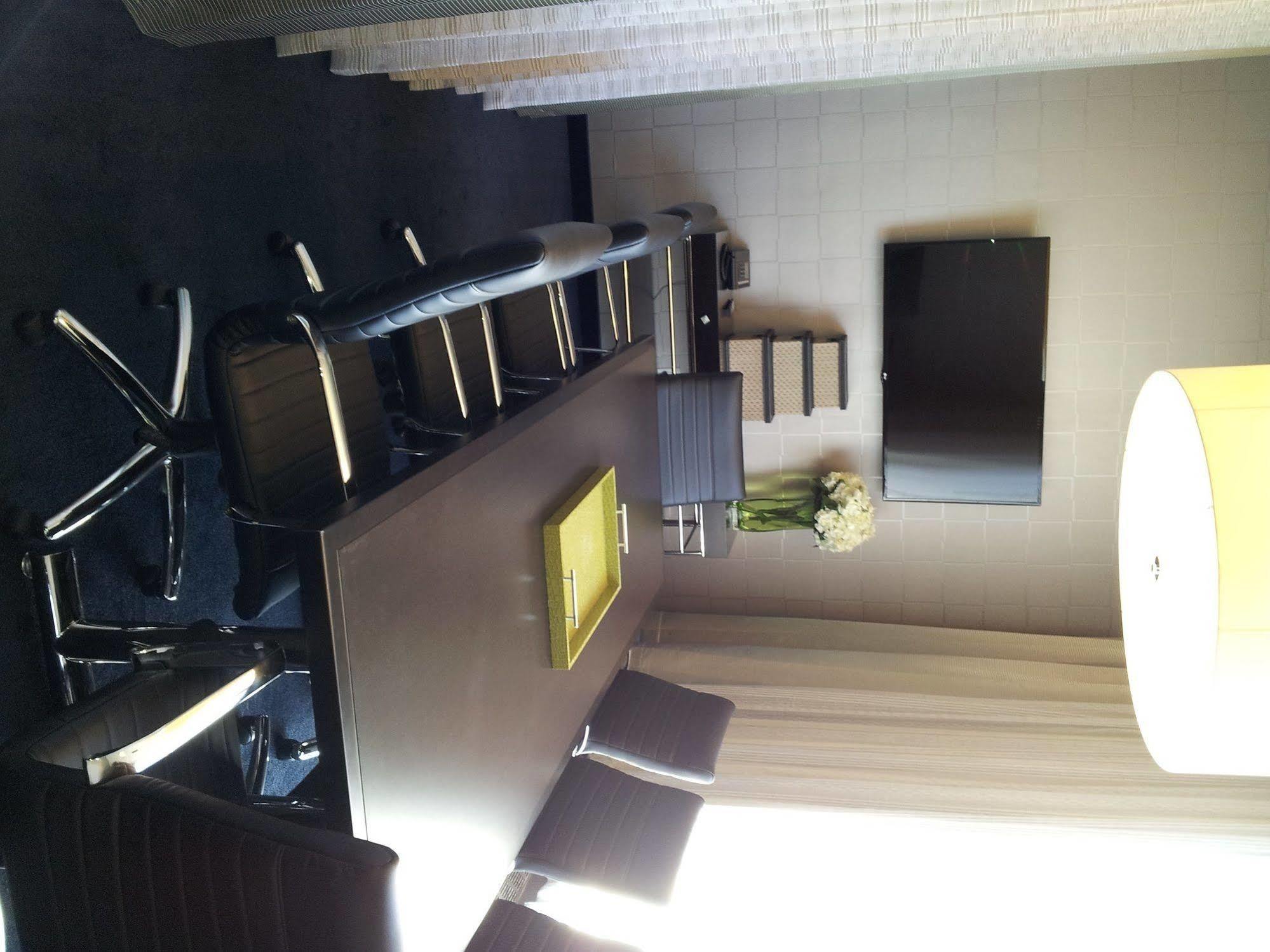 The Hollis Halifax - A Doubletree Suites By Hilton Εξωτερικό φωτογραφία